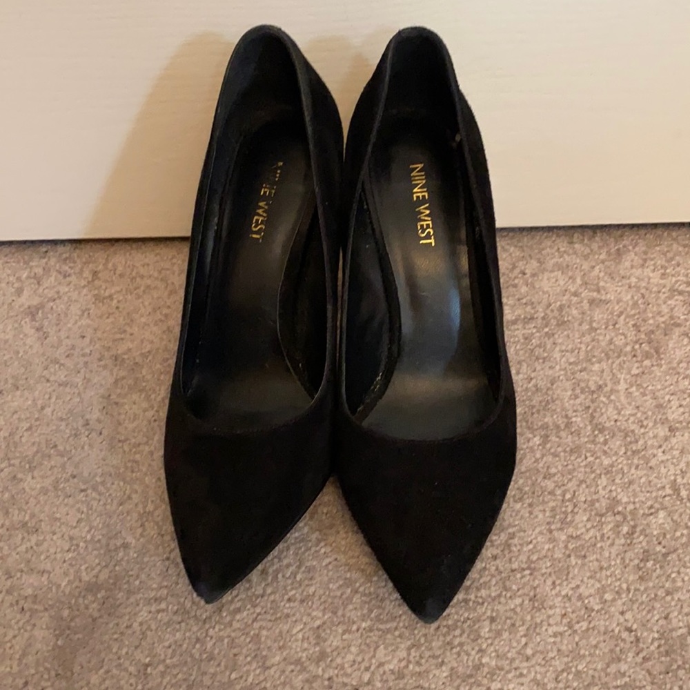 Nine West Black Suede Pumps (Size 7.5)